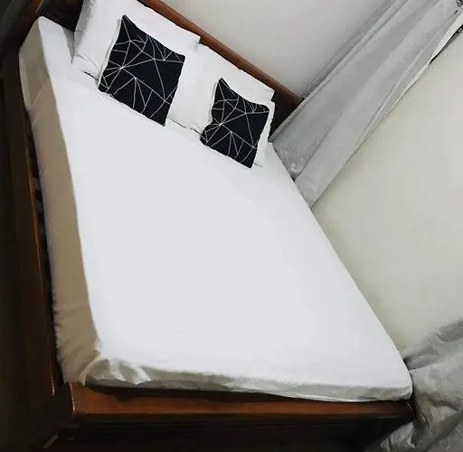 Two Bedrooms With Free Wifi, Netflix,youtube Manila