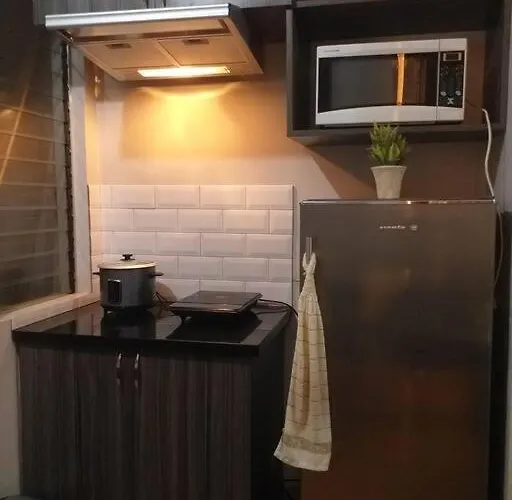 Two Bedrooms With Free Wifi, Netflix,youtube * Manila